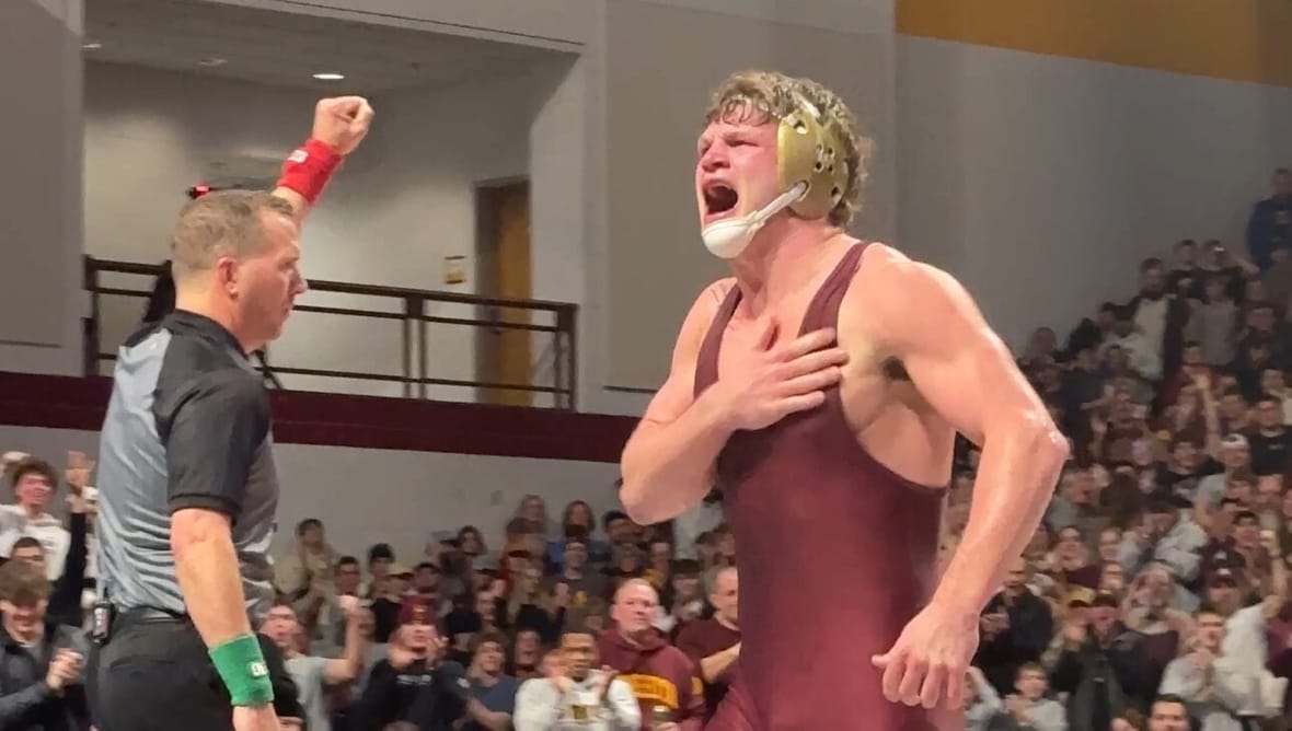 Minnesota Gophers Max McEnelly Victory