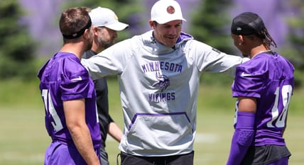 Adam Thielen, Justin Jefferson talking to Kevin O'Connell - Minnesota Vikings Minicamp