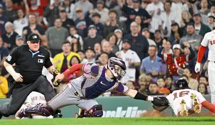Umpire calls runner safe before the call was later overturned - Minnesota Twins at Boston Red Sox
