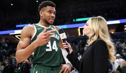 Giannis Antetokounmpo - Milwaukee Bucks at Minnesota Timberwolves