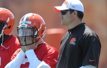 Johnny Manziel and Minnesota Vikings head coach Kevin O'Connell when both were with the Cleveland Browns (2015)