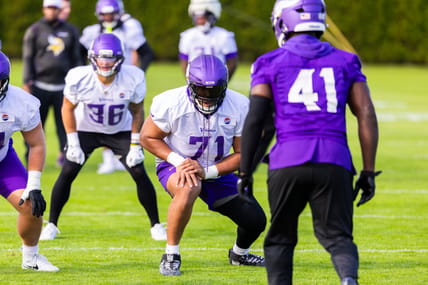 Christian Darrisaw - Minnesota Vikings practice