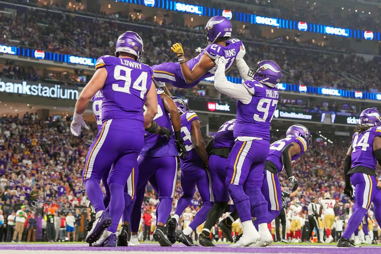 Defense lifts up Akayleb Evans - Minnesota Vikings vs San Francisco 49ers