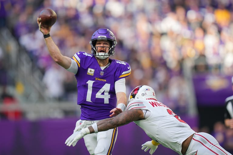 Sam Darnold : Arizona Cardinals at Minnesota Vikings