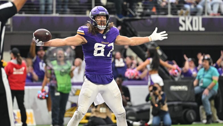 NFL: New Orleans Saints at Minnesota Vikings