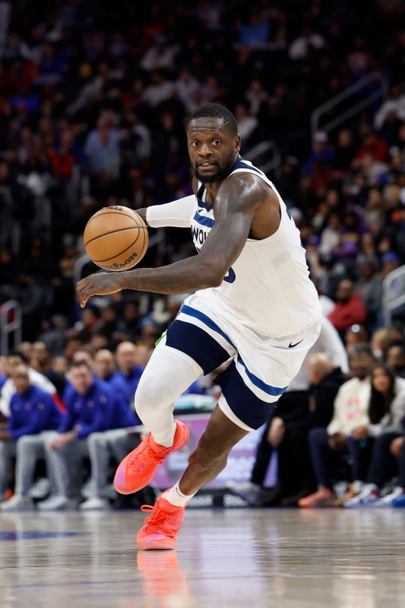 Julius Randle : Minnesota Timberwolves at Detroit Pistons