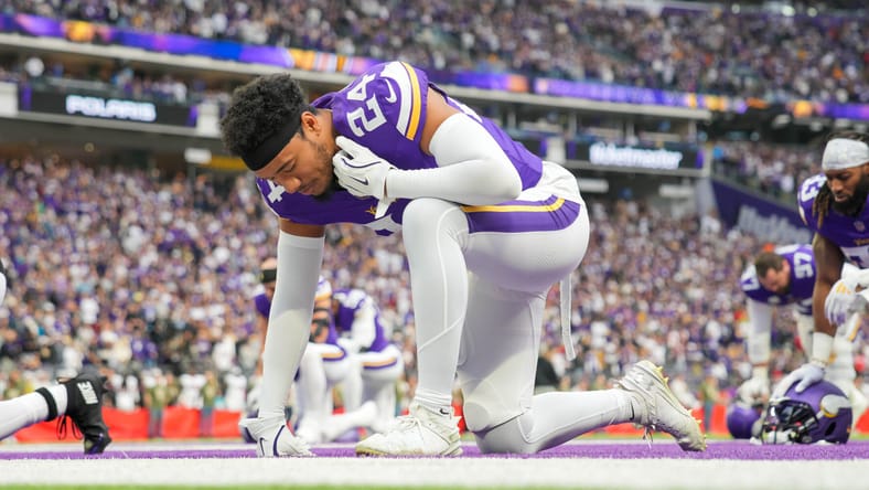 NFL: Arizona Cardinals at Minnesota Vikings
