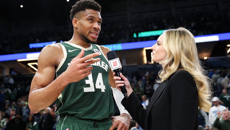 Giannis Antetokounmpo - Milwaukee Bucks at Minnesota Timberwolves