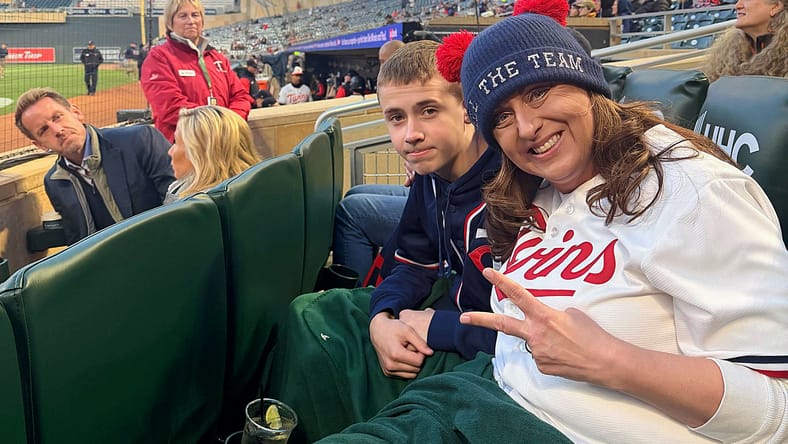 Minnesota Twins owner Tom Pohlad looks back at fan before calling her classless, per eyewitness reports