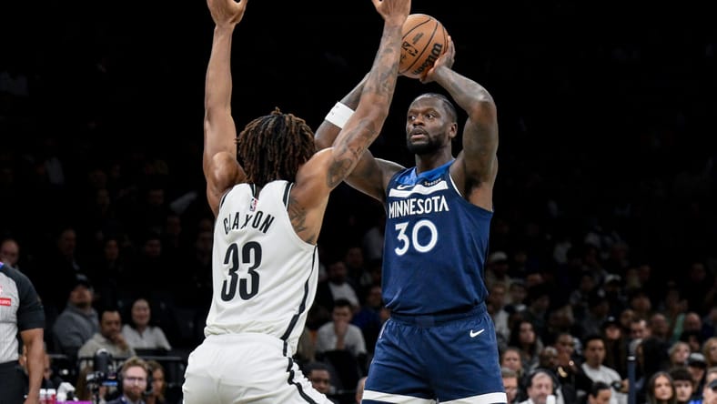 Julius Randle, Nic Claxton - Minnesota Timberwolves at Brooklyn Nets