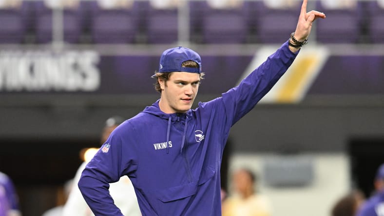 JJ McCarthy : Green Bay Packers at Minnesota Vikings