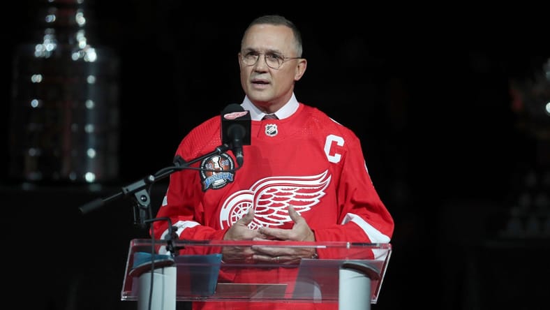 Former Detroit Red Wings GM Steve Yzerman talks to fans about the 1997-98 Stanley Cup run during a ceremony honoring that championship run Saturday, Nov. 5,