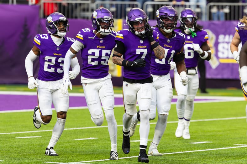 Minnesota Vikings secondary, including Nahshon Wright