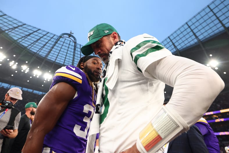 Aaron Rodgers, Aaron Jones - New York Jets at Minnesota Vikings