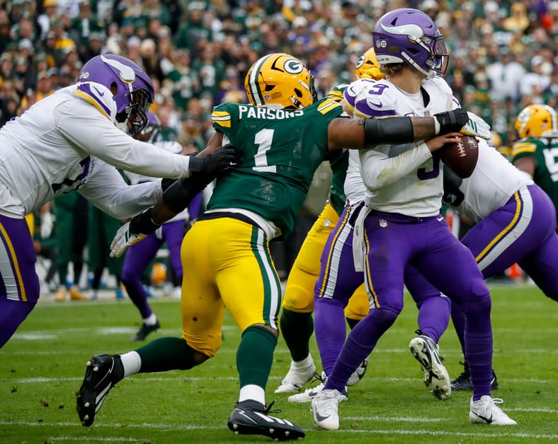 Micah Parsons trying to wrap up JJ McCarthy for a sack - 2025 NFL regular season - Minnesota Vikings at Green Bay Packers