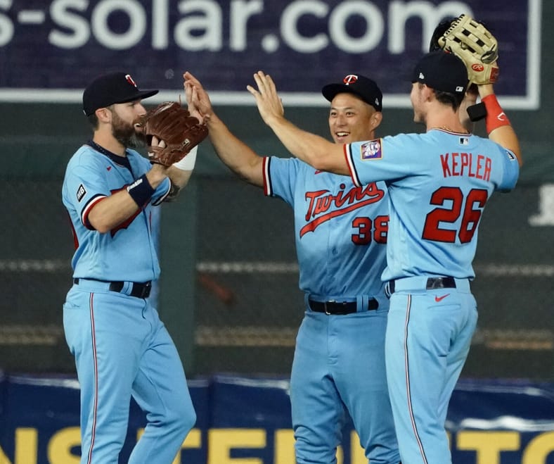 Rob Refsnyder : Tampa Bay Rays at Minnesota Twins