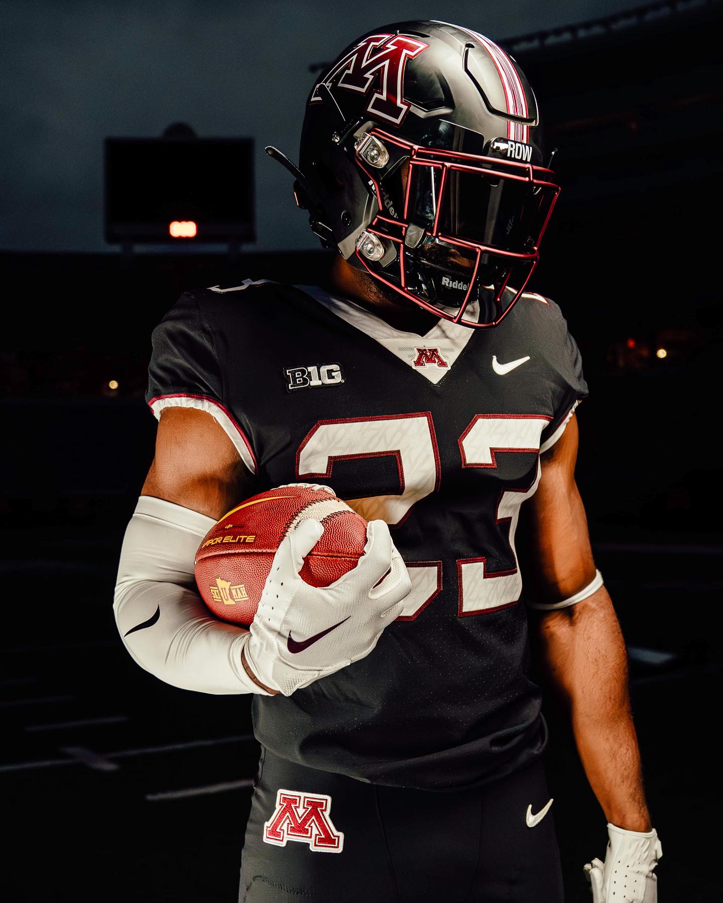 minnesota gophers football black uniforms dark mode 2023