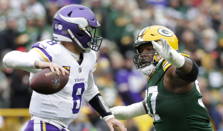 NFL: Minnesota Vikings at Green Bay Packers