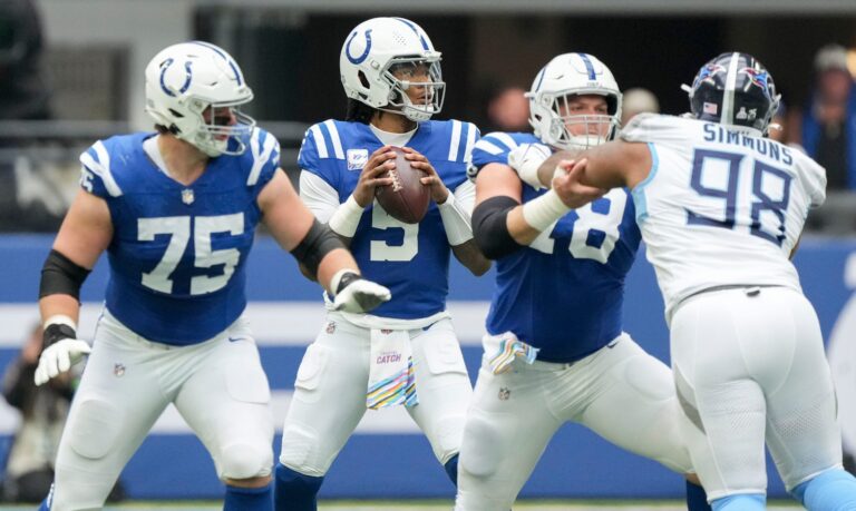 New Minnesota Vikings offensive linemen, Will Fries and Ryan Kelly playing for the Indianapolis Colts