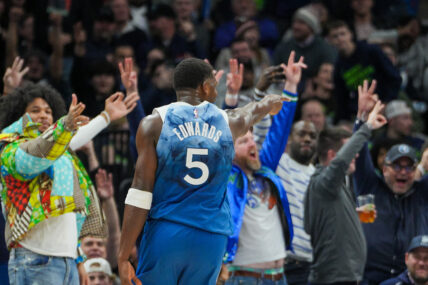 NBA: San Antonio Spurs at Minnesota Timberwolves