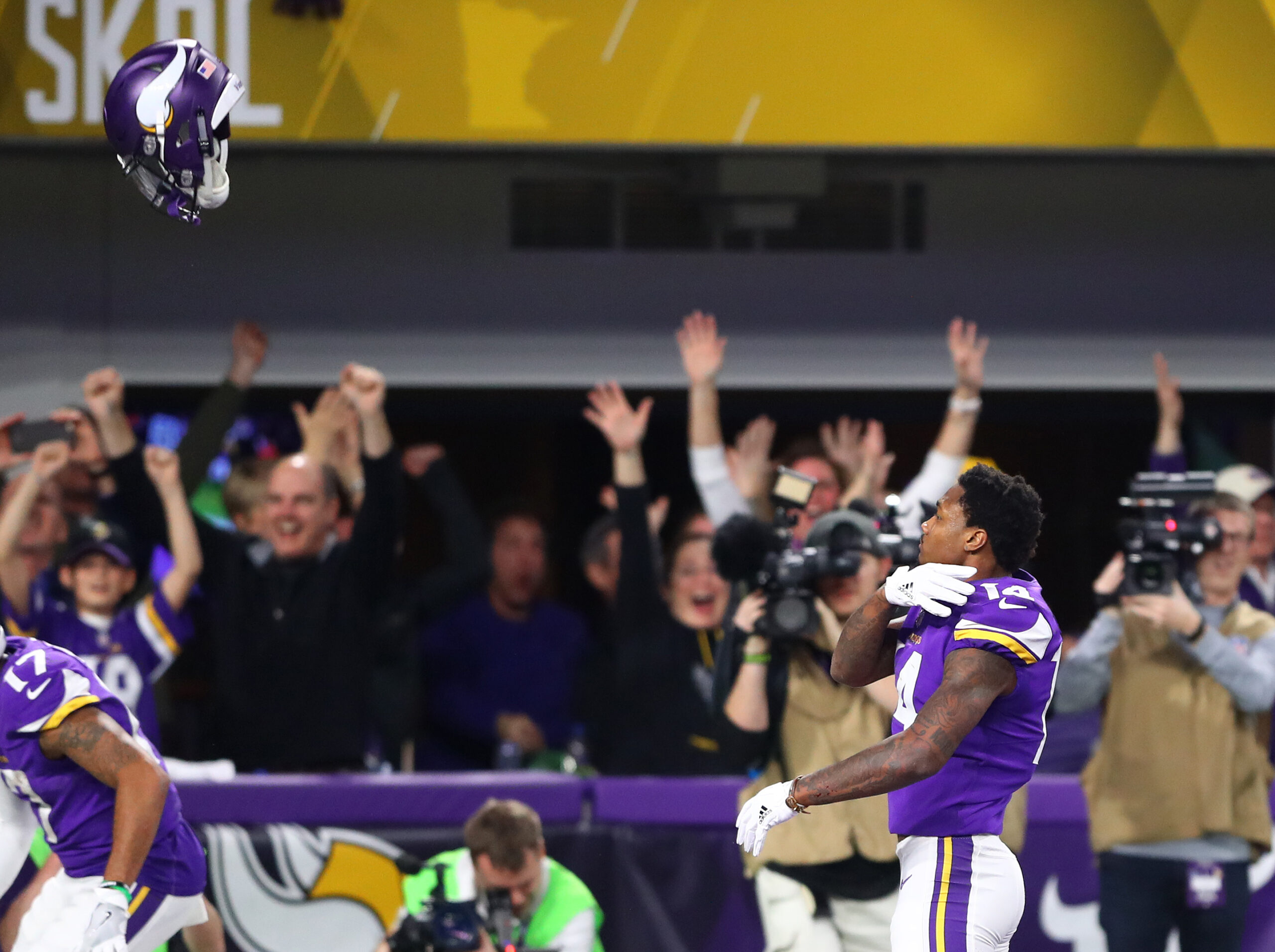 NFL: NFC Divisional Playoff-New Orleans Saints at Minnesota Vikings