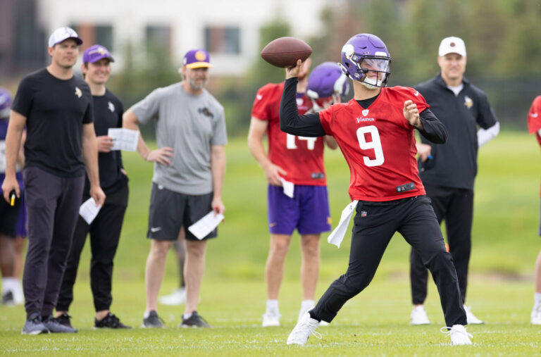 J.J. McCarthy throwing at Minnesota Vikings minicamp