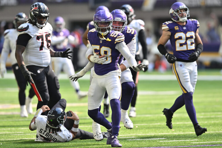 NFL: Houston Texans at Minnesota Vikings