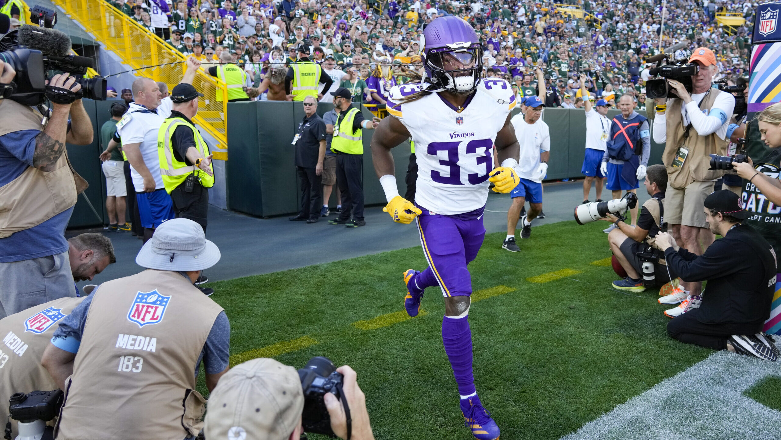 Minnesota Vikings Give Injury Update on Aaron Jones
