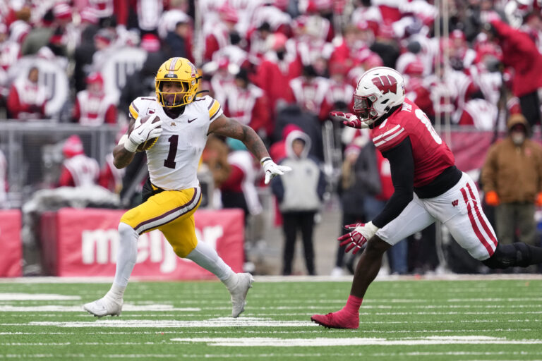 Darius Taylor : Minnesota Gophers at Wisconsin