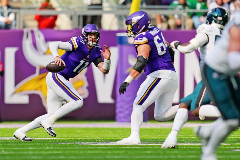 Carson Wentz - Philadelphia Eagles at Minnesota Vikings